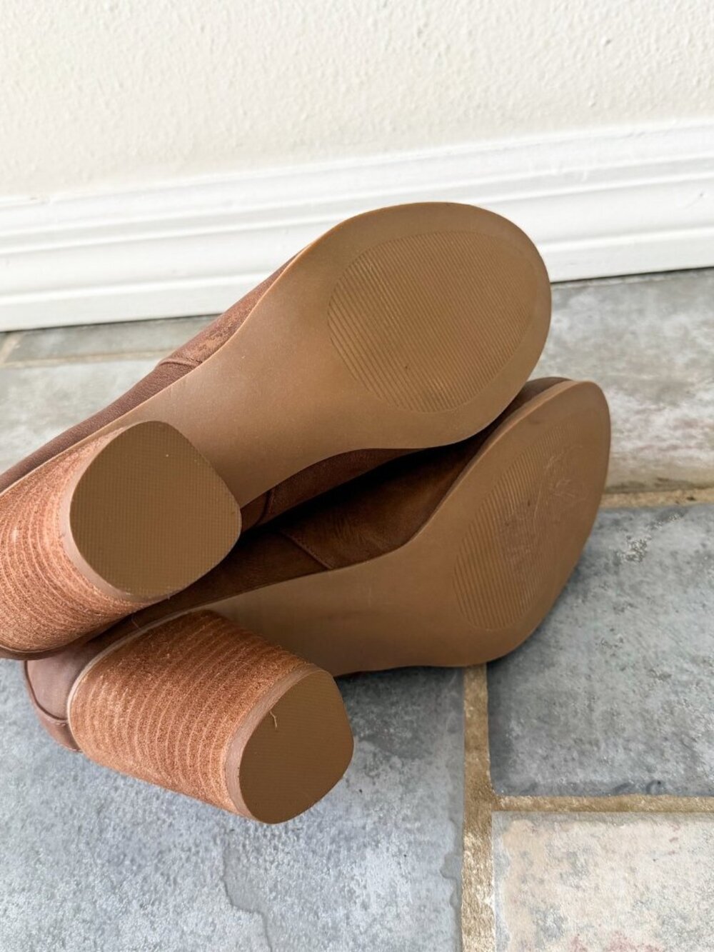 Madden Girl Brown Ankle Booties Block Heel Chelsea Boots Women’s 8.5 - Picture 6 of 8